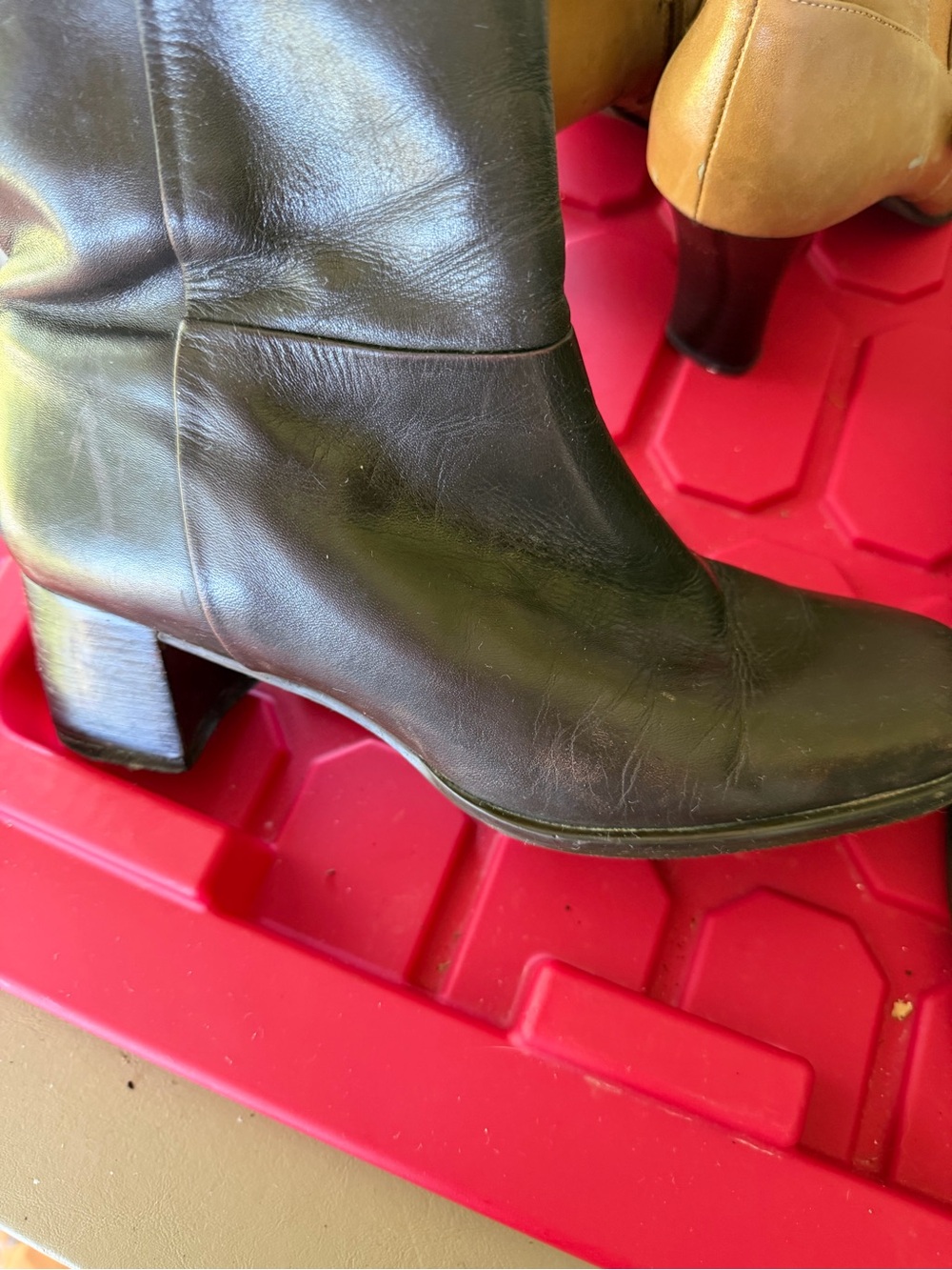 Easy Spirit Black Leather Mid-Heel Ankle Boots